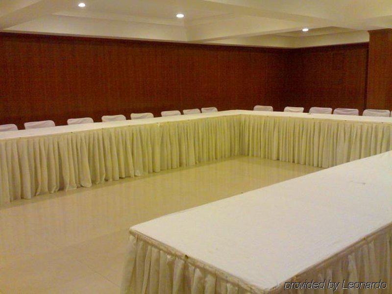 Hotel Genx Banjara Hill 1589 Hyderabad Esterno foto