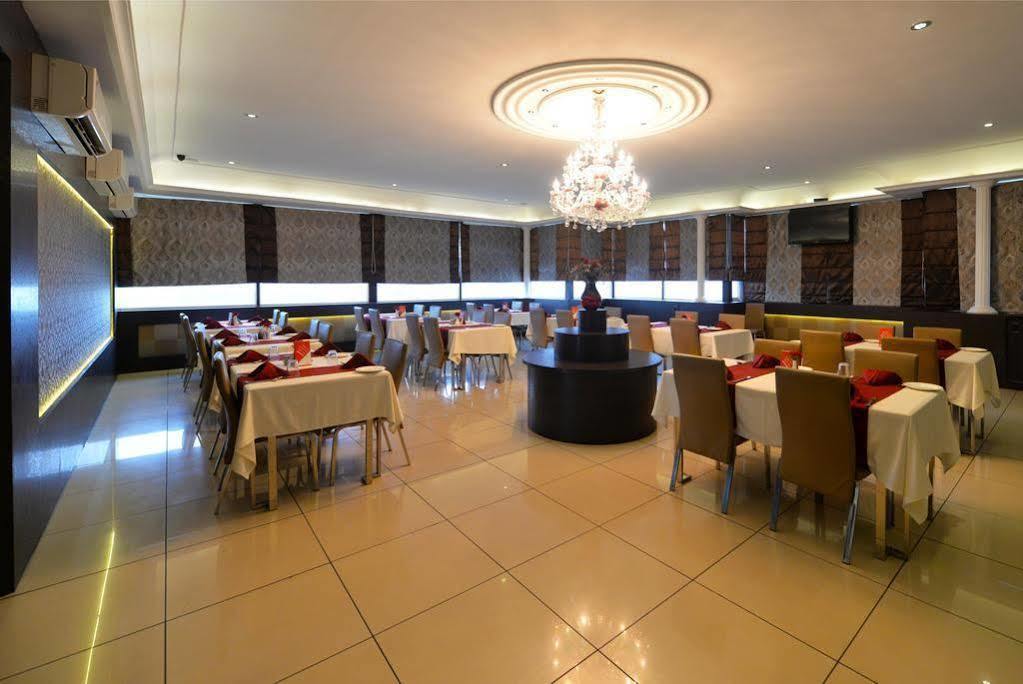 Hotel Genx Banjara Hill 1589 Hyderabad Esterno foto