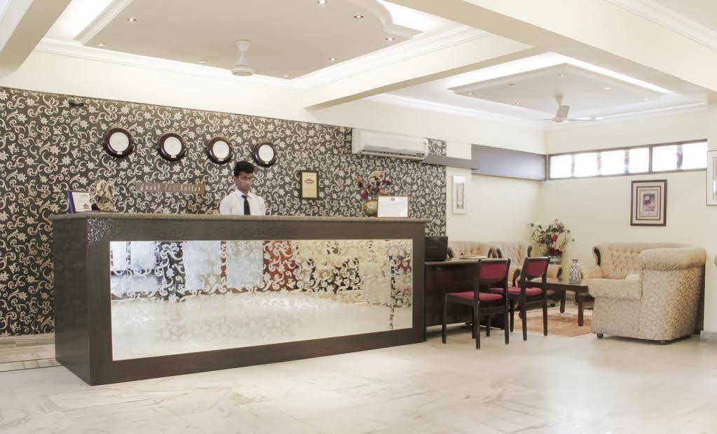Hotel Genx Banjara Hill 1589 Hyderabad Esterno foto