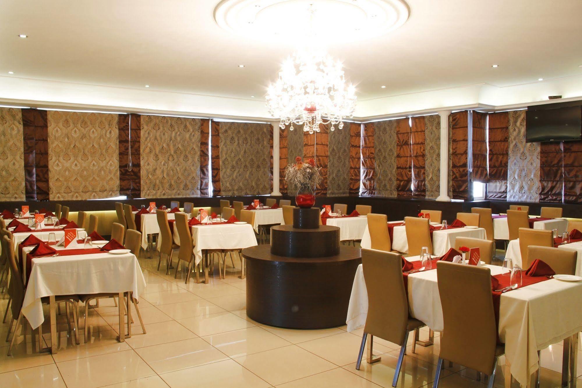 Hotel Genx Banjara Hill 1589 Hyderabad Esterno foto