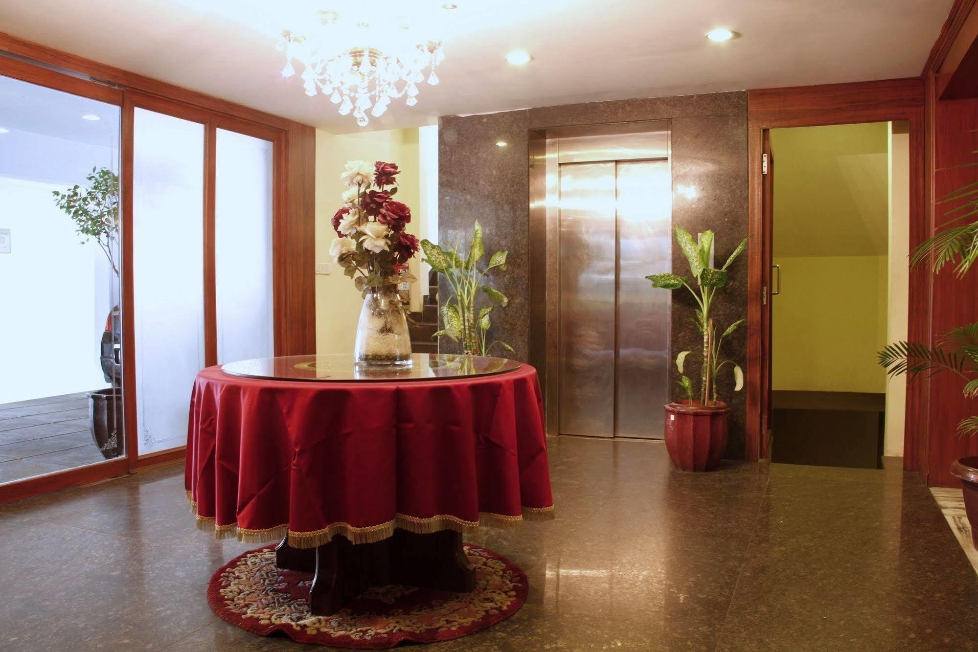 Hotel Genx Banjara Hill 1589 Hyderabad Esterno foto