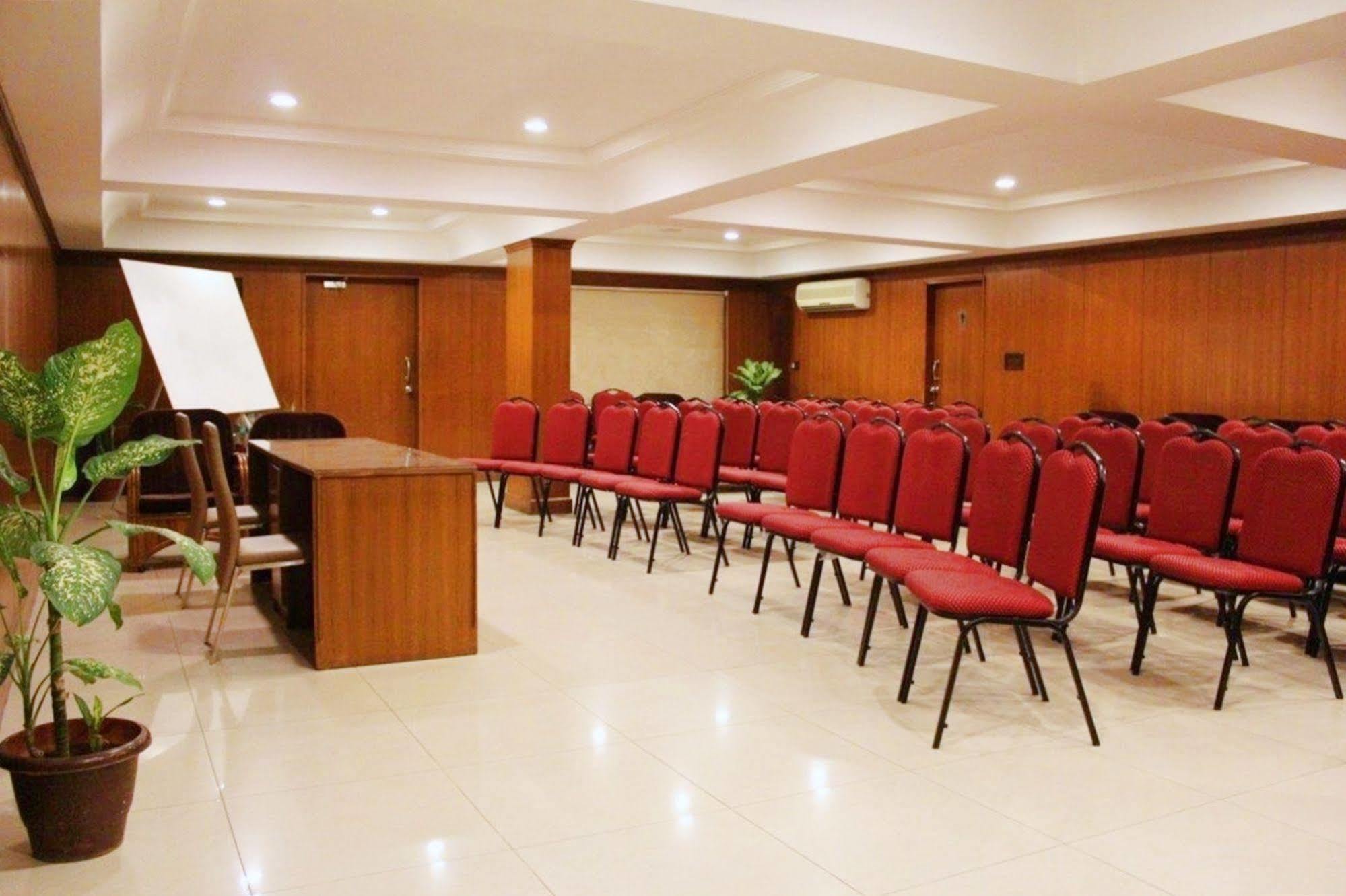 Hotel Genx Banjara Hill 1589 Hyderabad Esterno foto